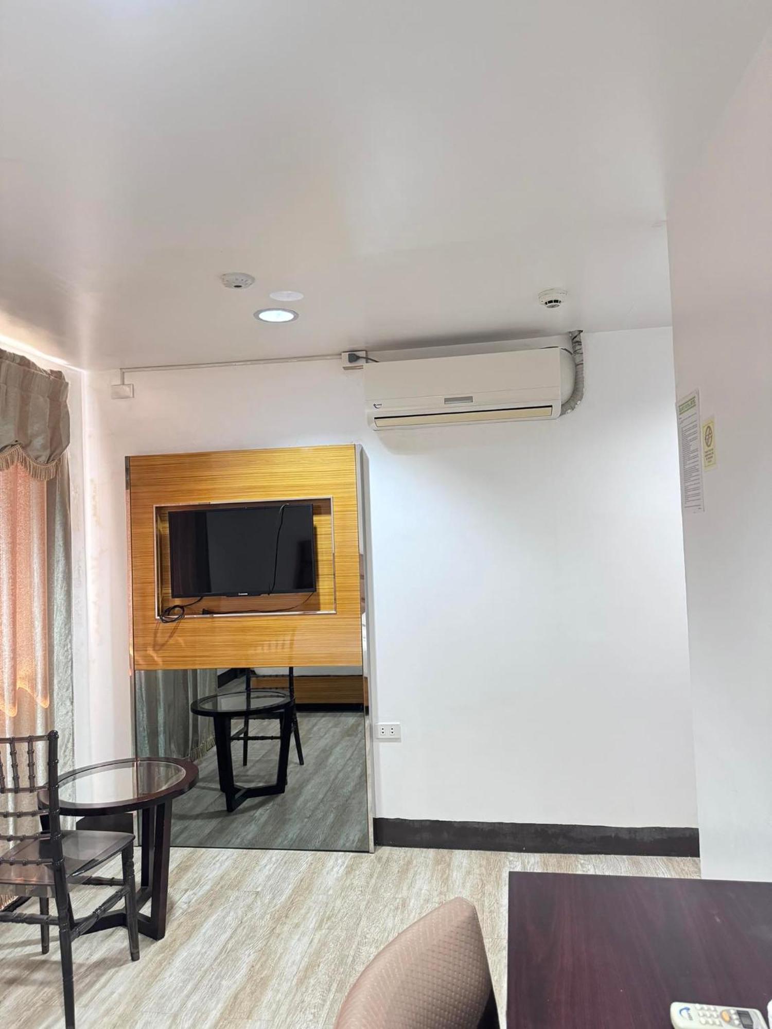 Jeamco Royal Hotel-Palawan Пуэрто-Принцеса Экстерьер фото