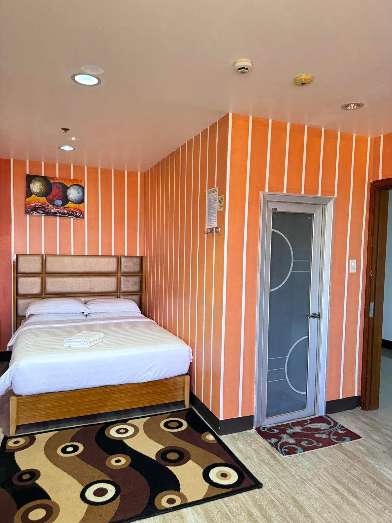 Jeamco Royal Hotel-Palawan Пуэрто-Принцеса Экстерьер фото