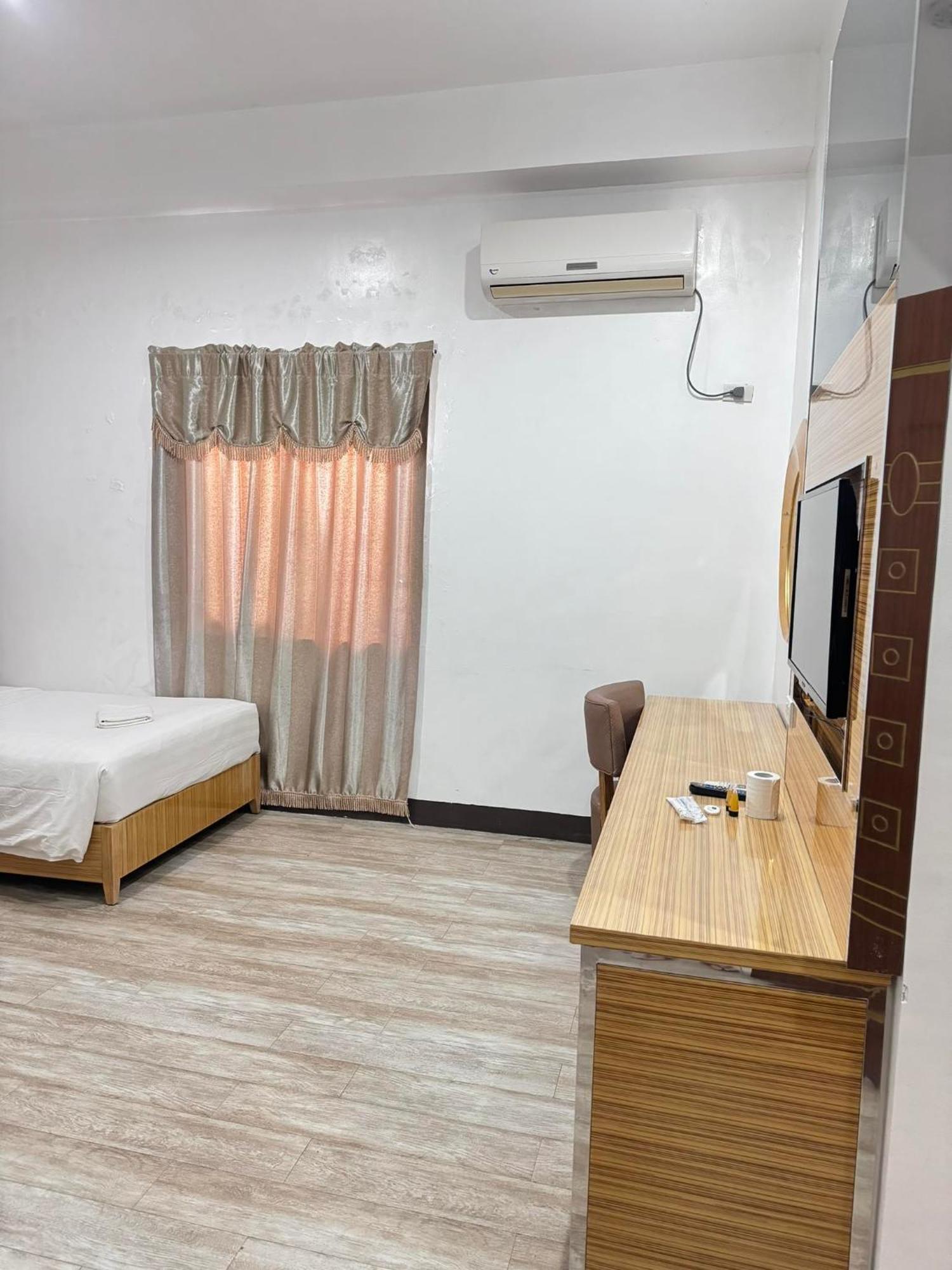 Jeamco Royal Hotel-Palawan Пуэрто-Принцеса Экстерьер фото