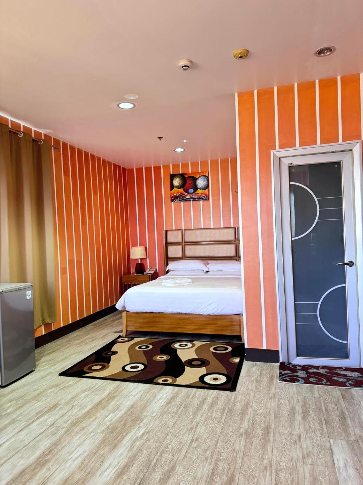 Jeamco Royal Hotel-Palawan Пуэрто-Принцеса Экстерьер фото
